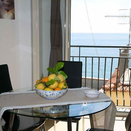 Lolita Holidays Giardini Naxos Dış mekan fotoğraf