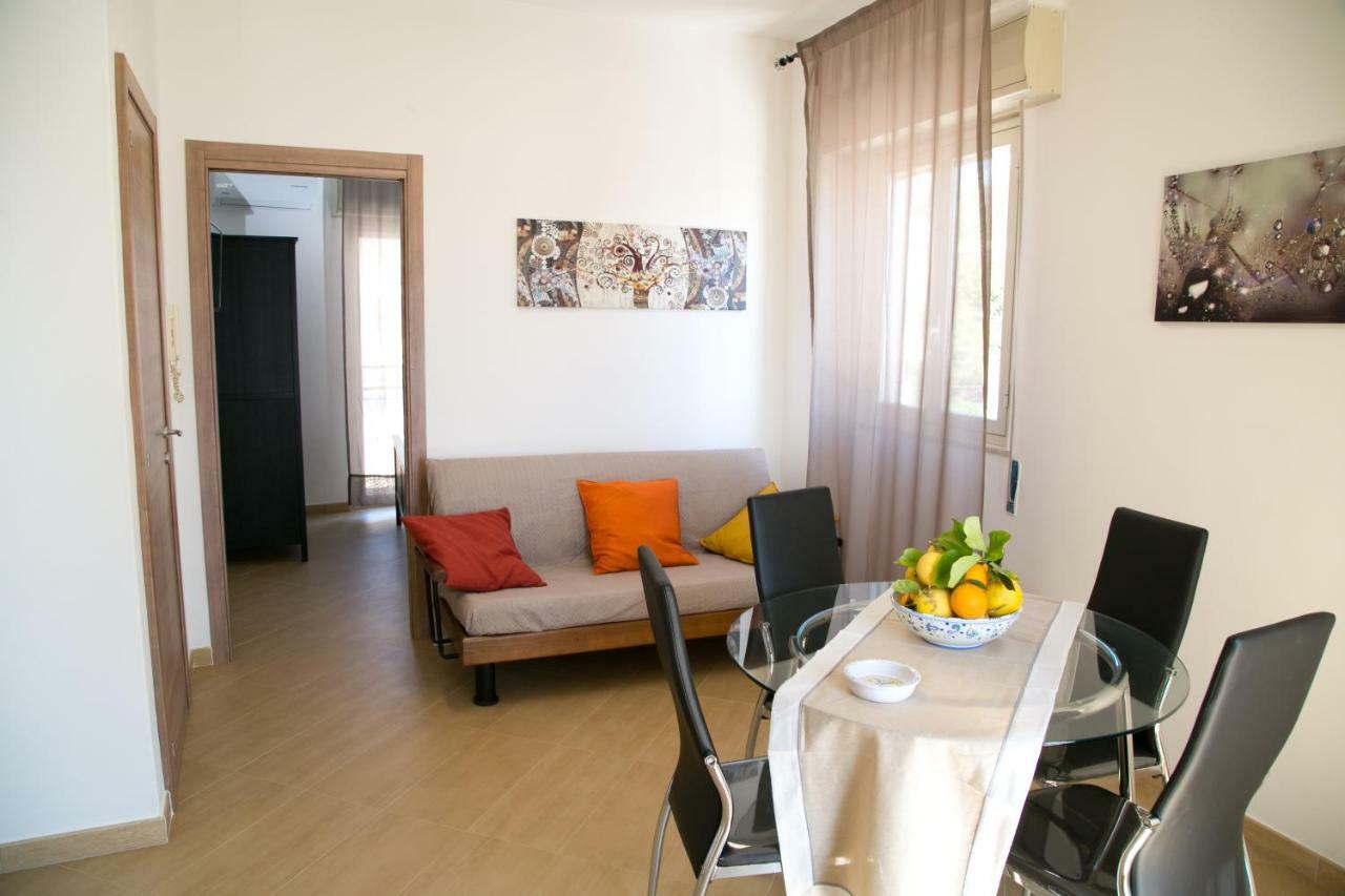 Lolita Holidays Giardini Naxos Dış mekan fotoğraf