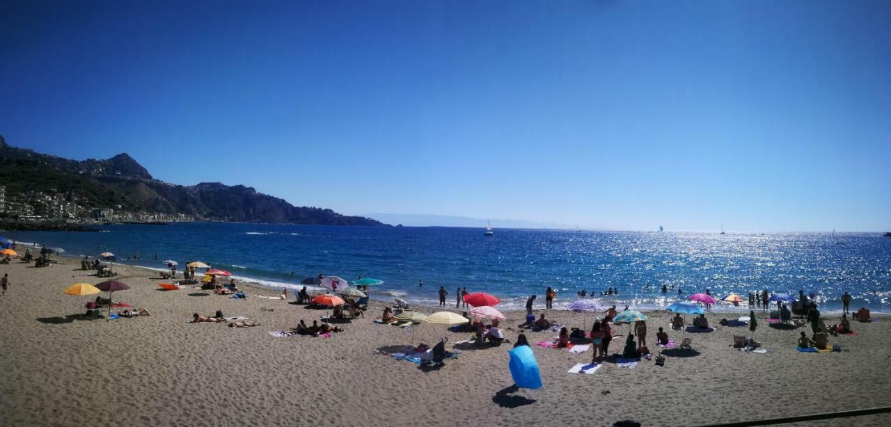 Lolita Holidays Giardini Naxos Dış mekan fotoğraf