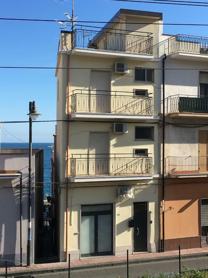 Lolita Holidays Giardini Naxos Dış mekan fotoğraf
